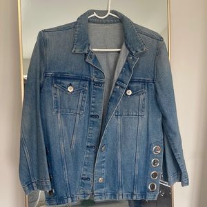 Jean jacket with metal detail